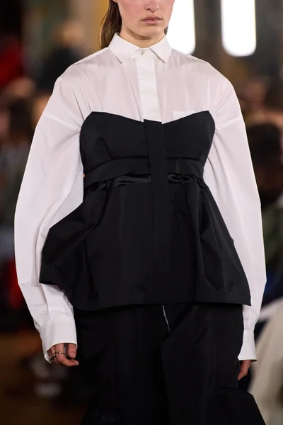 Look 12